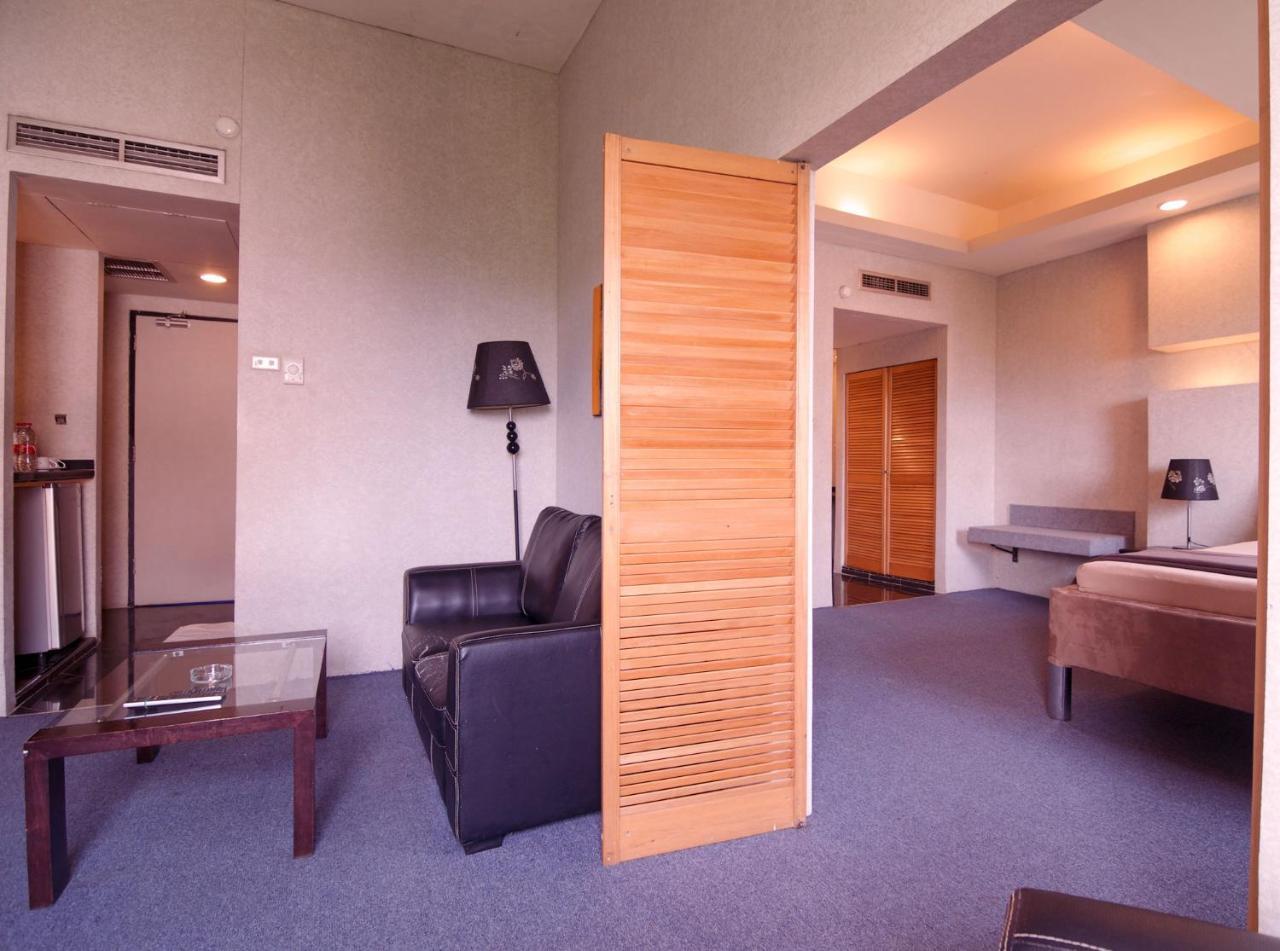 Hotel Peninsula Mangga Besar Jakarta Phòng bức ảnh