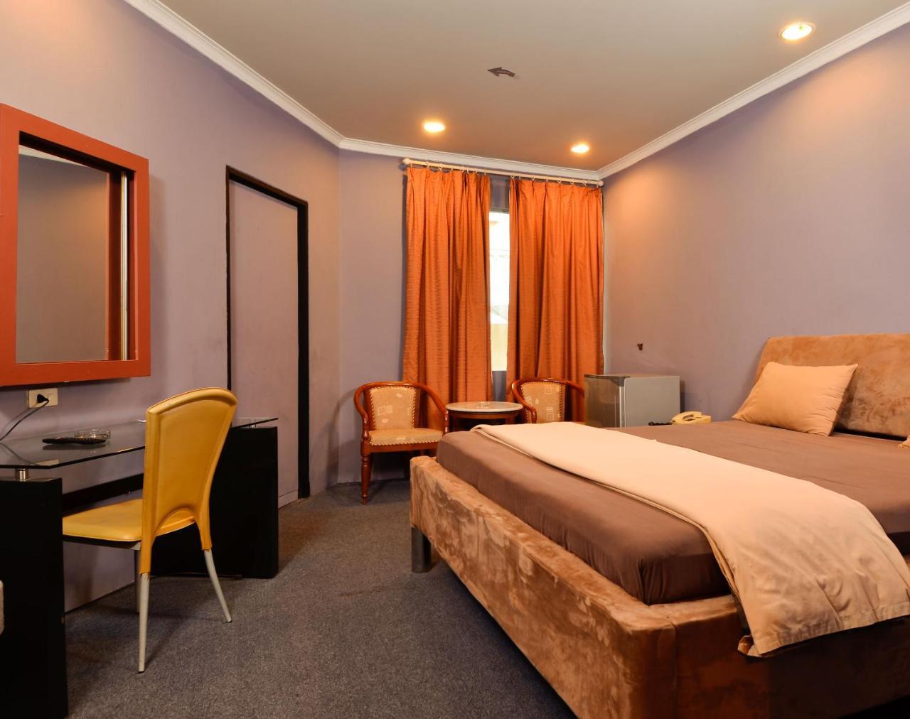 Hotel Peninsula Mangga Besar Jakarta Ngoại thất bức ảnh